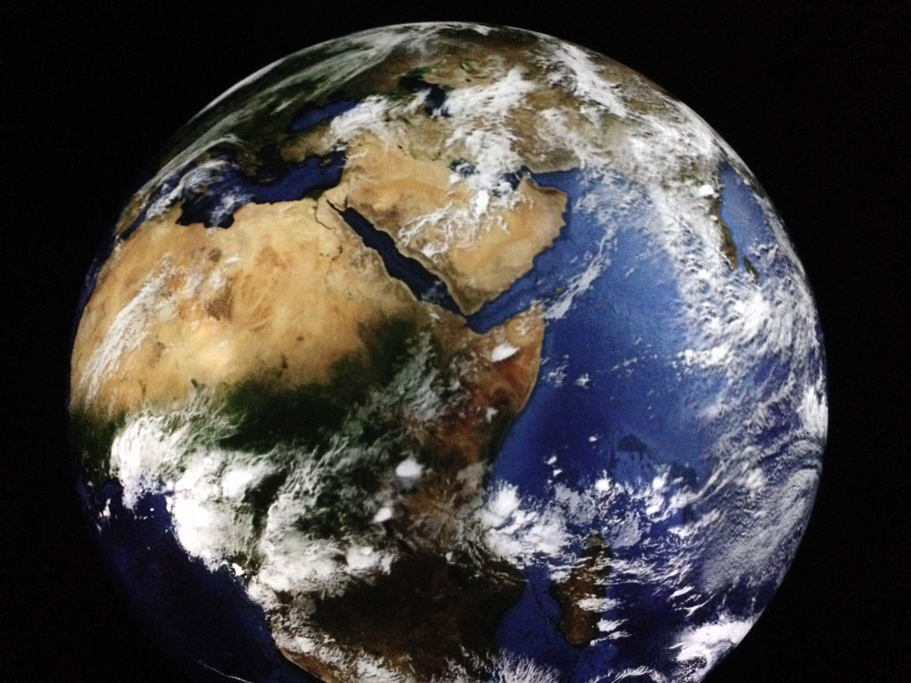 earth - found @ Gasometer - &copy; Tom Loewen | 14x3.de